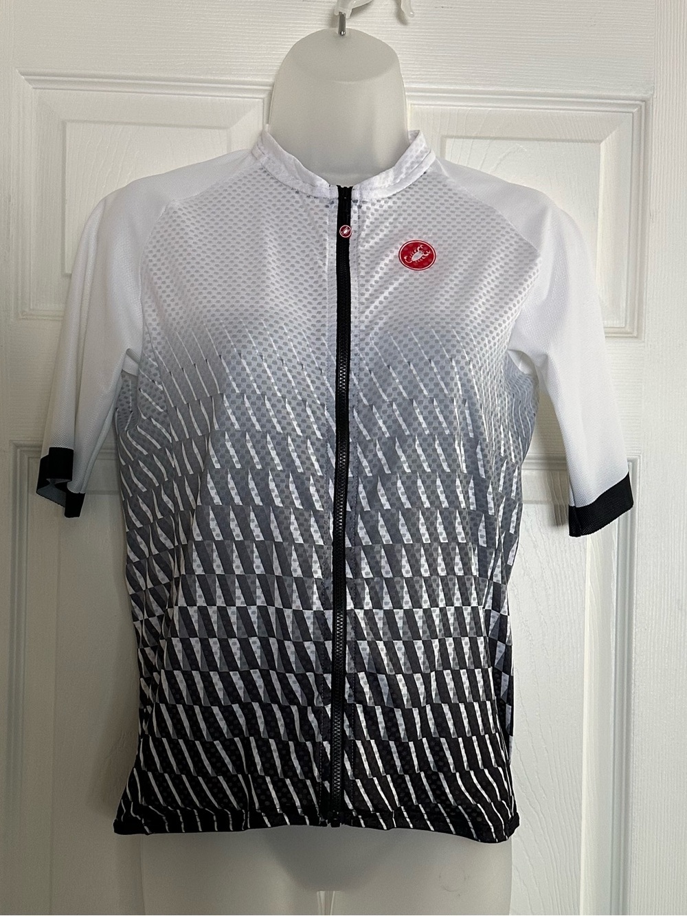 Women's Castrelli Rosso Corsa White to Black Gradient Cycling Jersey